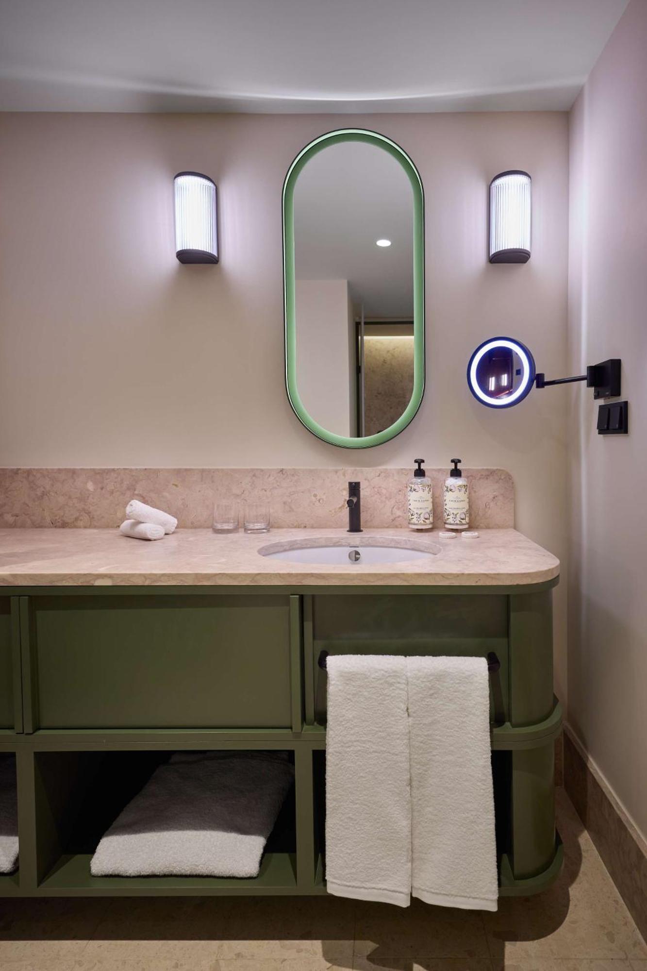 Duo Lisbon, Curio Collection By Hilton Hotel